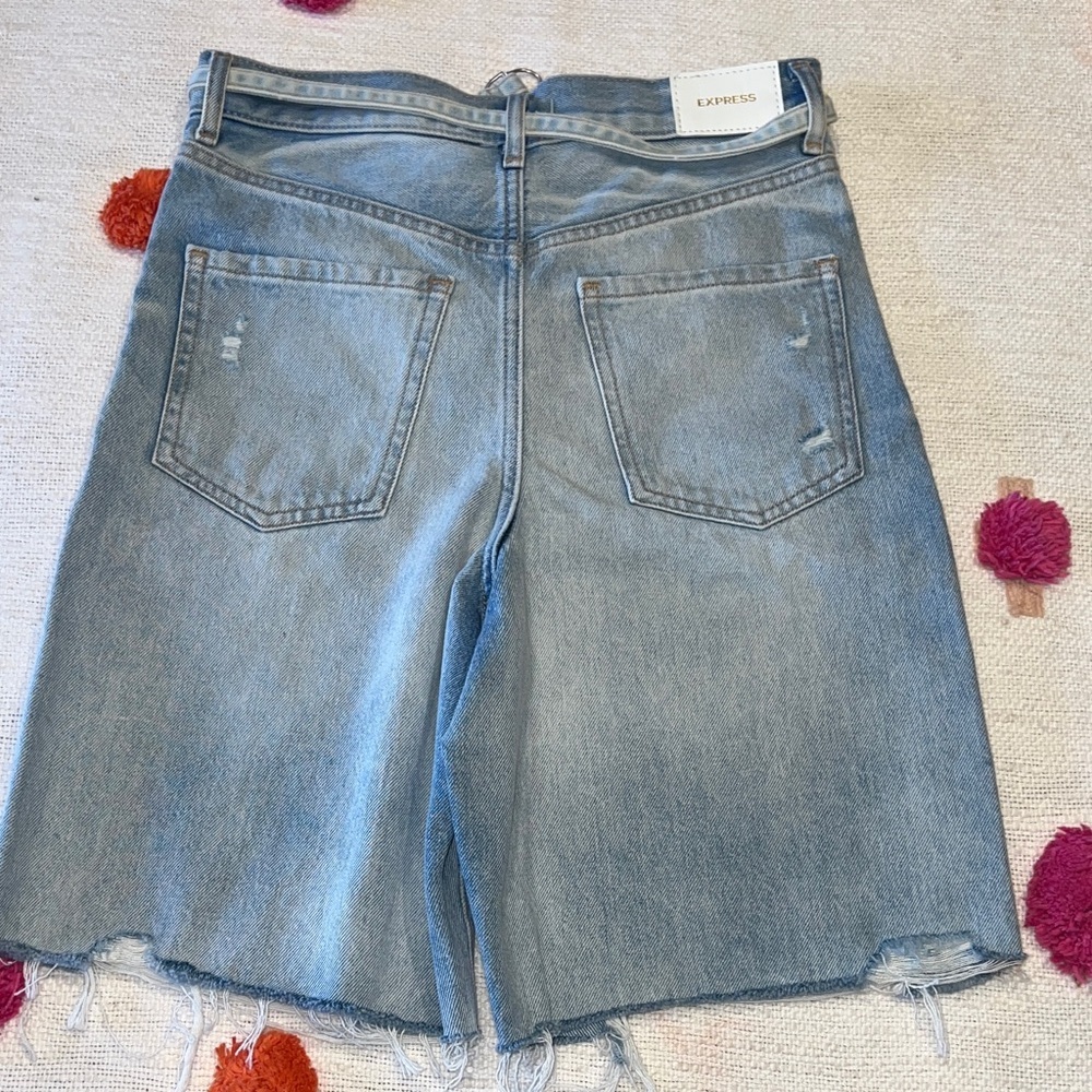 NWT Super High Rise 90s Bermuda Belted Jean Shorts Sz 00 light wash - Picture 12 of 15